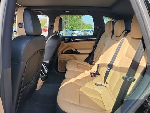 Used 2016 Porsche Cayenne AWD/4WD image 14
