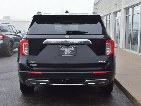 Used 2023 Ford Explorer XLT image 5