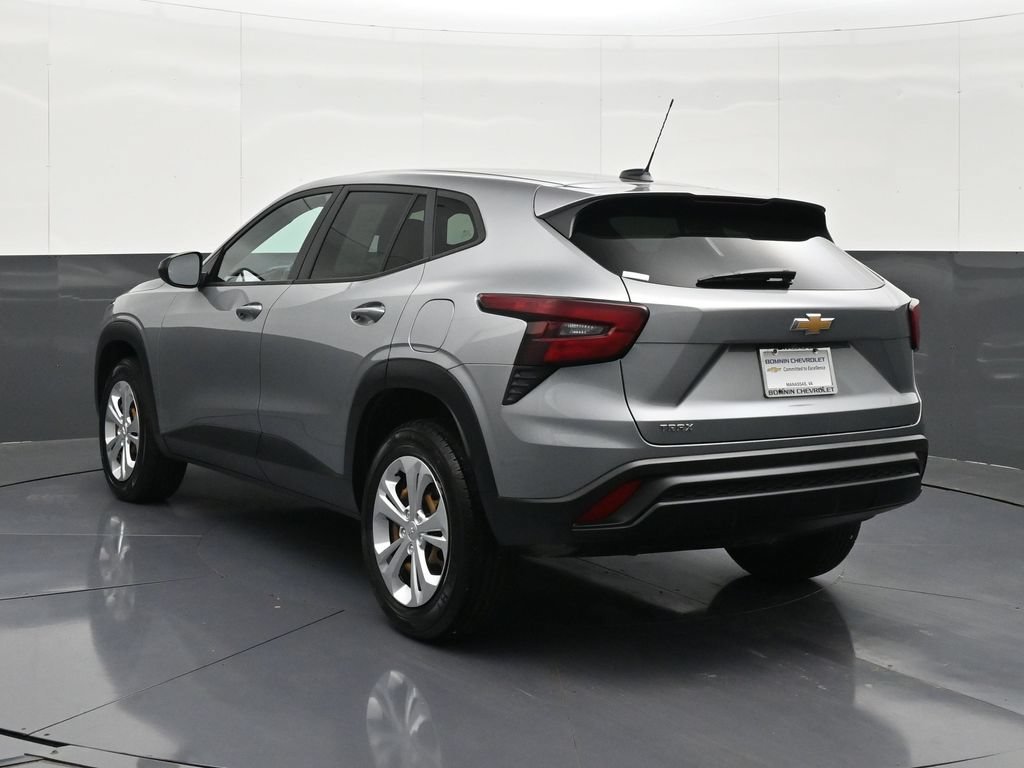 Certified 2024 Chevrolet Trax LS FWD image 3