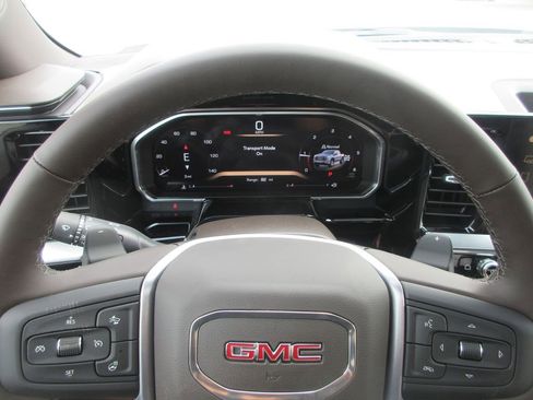 New 2026 GMC Sierra 1500 SLT image 19