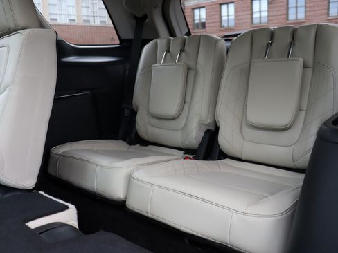 Used 2018 Ford Explorer Platinum AWD/4WD image 15