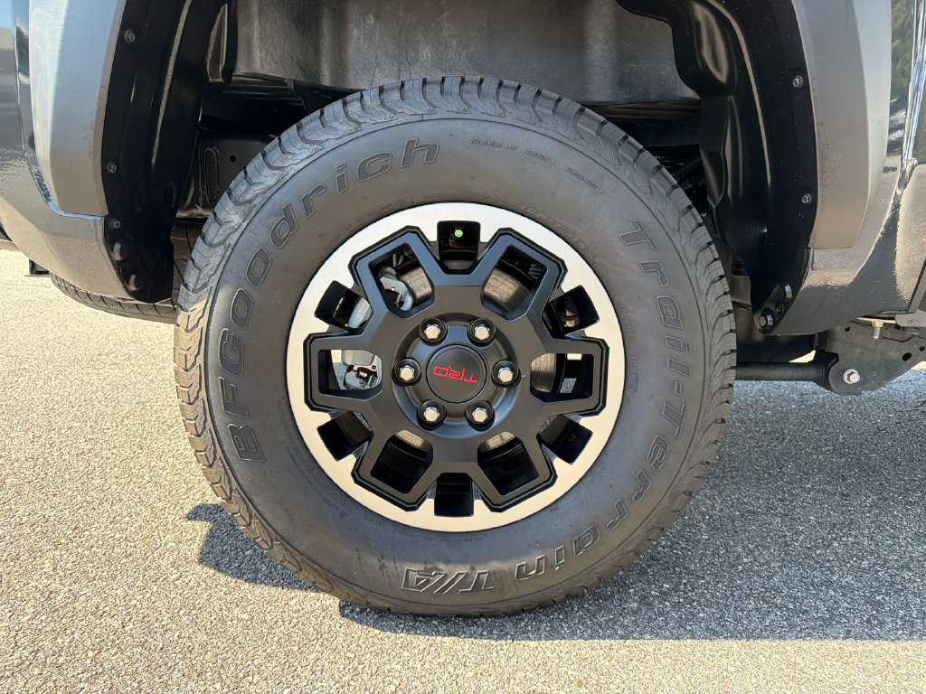 Used 2025 Toyota Tacoma TRD Off-Road AWD/4WD image 17