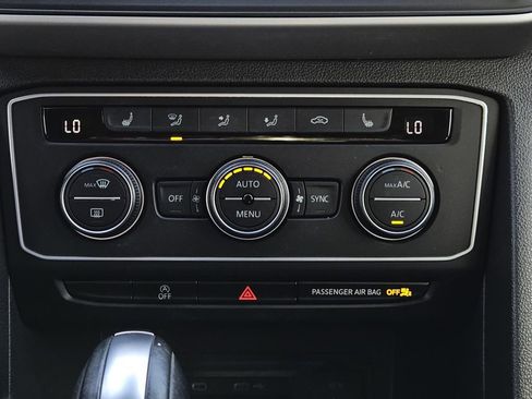 Used 2021 Volkswagen Atlas Cross Sport SE w/ Panoramic Sunroof Package image 14