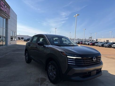 New 2026 Nissan Kicks S image 5