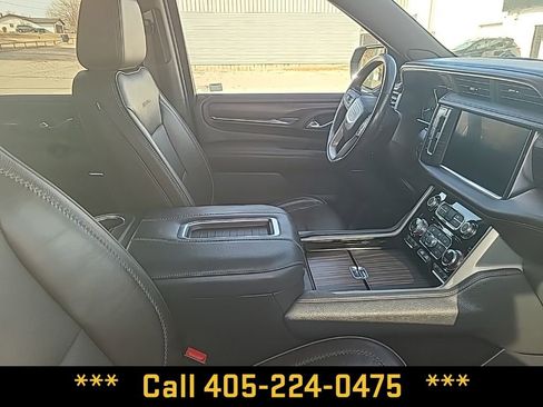 Used 2021 GMC Yukon XL Denali w/ Denali Premium Package image 28
