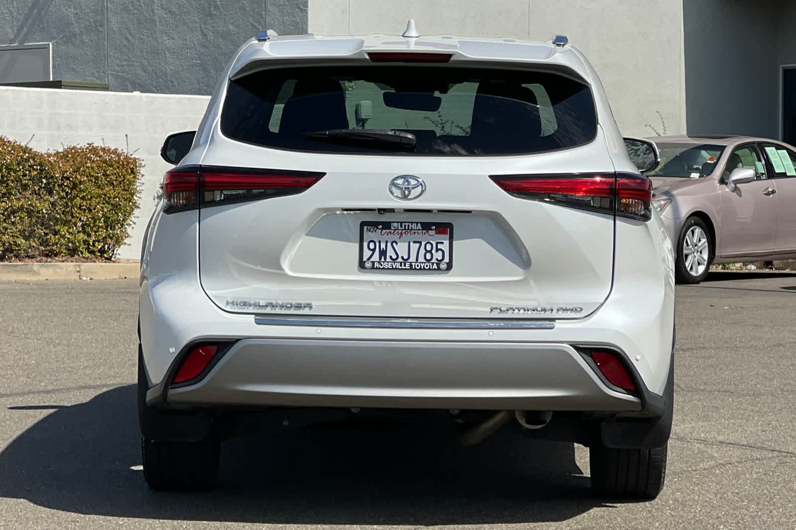 Used 2023 Toyota Highlander Platinum AWD/4WD image 8