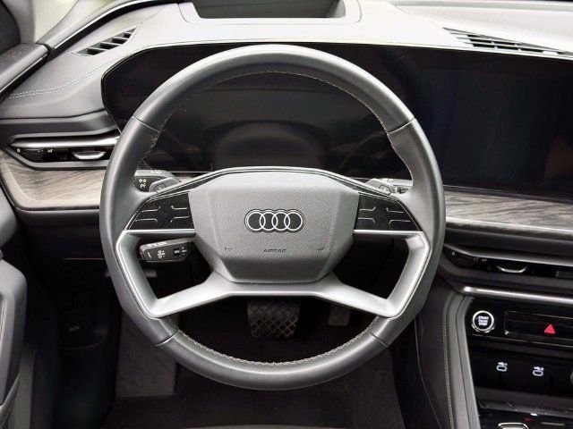 Used 2025 Audi Q5 Premium Plus w/ Premium Plus AWD/4WD image 14