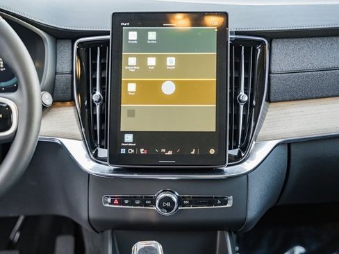 Used 2025 Volvo XC90 T8 Plus w/ Protection Package Premier image 19