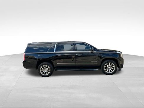 Used 2020 GMC Yukon XL Denali image 6