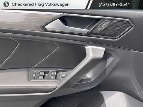Used 2023 Volkswagen Tiguan SE R-Line FWD image 13