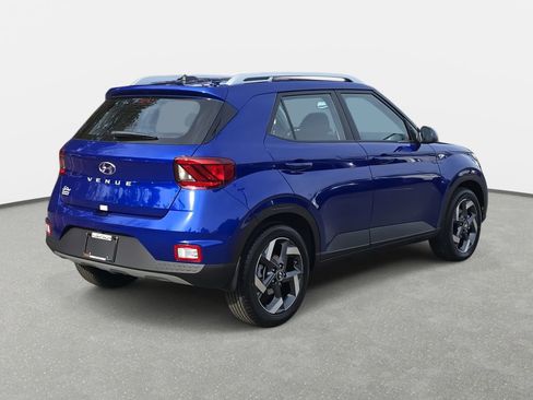 New 2026 Hyundai Venue SEL FWD image 5