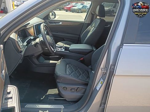Used 2025 Volkswagen Atlas SE AWD/4WD image 9