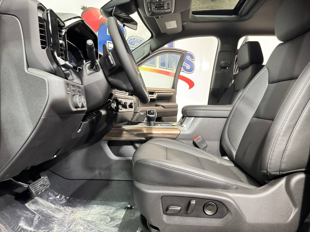 New 2026 Chevrolet Silverado 1500 RST w/ RST All Star Premium Package AWD/4WD image 8
