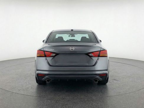 Used 2025 Nissan Altima 2.5 SV FWD image 7