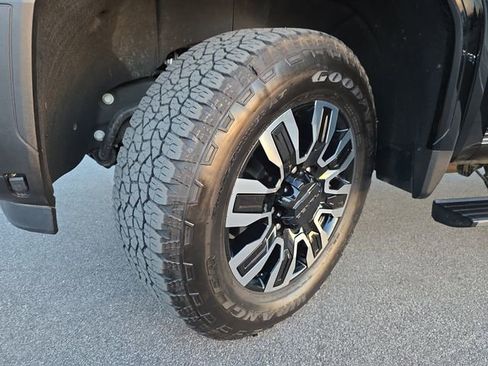 Used 2025 GMC Sierra 2500 Denali Ultimate image 32