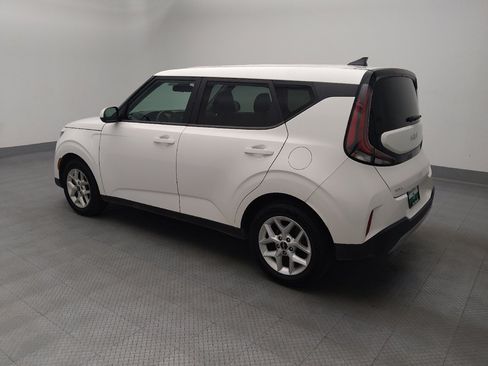 Used 2023 Kia Soul LX w/ Option Group 015 FWD image 3