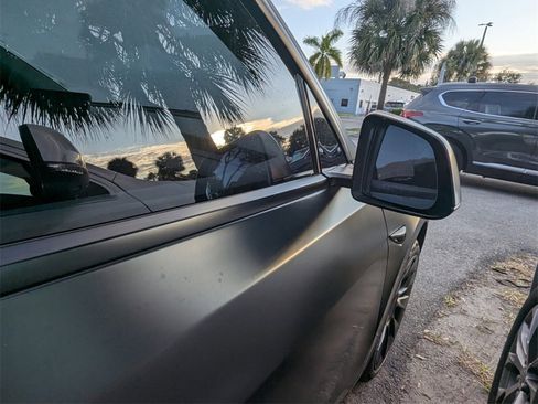 Used 2022 Tesla Model Y Long Range image 18