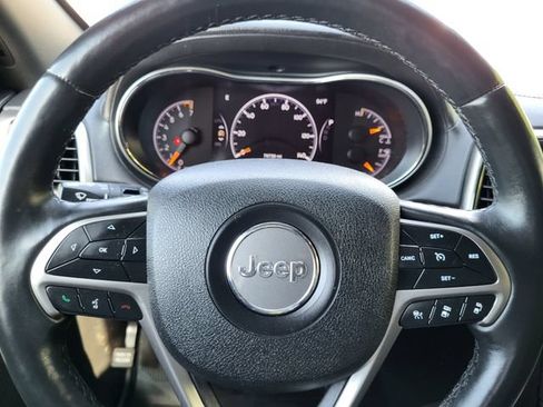 Used 2018 Jeep Grand Cherokee High Altitude AWD/4WD image 16