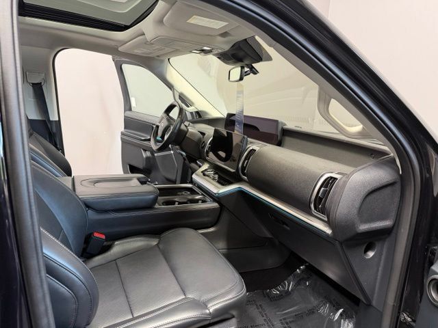 Used 2025 Ford Expedition Max Platinum AWD/4WD image 25