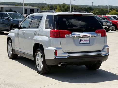 Used 2017 GMC Terrain SLE w/ Driver Alert Package I FWD image 4