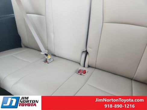 Used 2022 Toyota Highlander Platinum AWD/4WD image 31