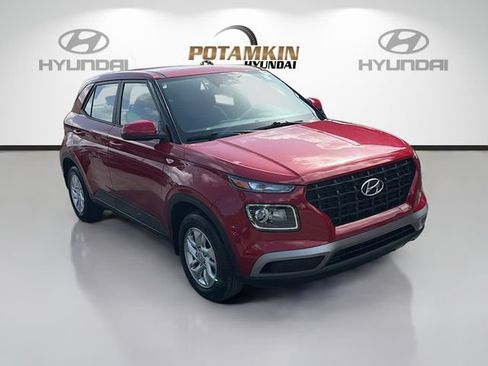Certified 2023 Hyundai Venue SE FWD image 3