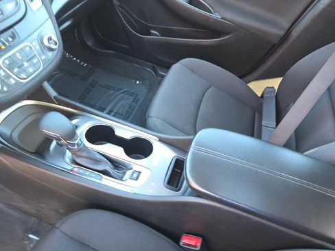 Used 2022 Chevrolet Malibu LT image 31