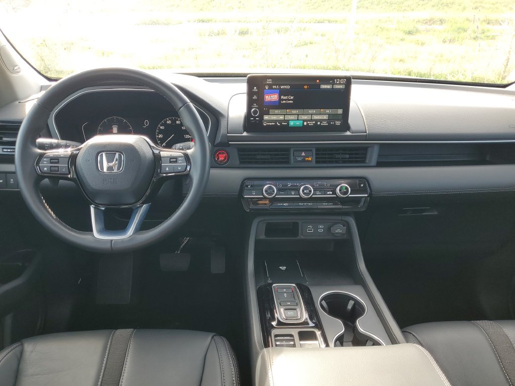 Certified 2025 Honda Pilot Touring image 17