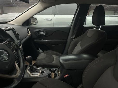 Used 2014 Jeep Cherokee Latitude w/ Cold Weather Group image 22