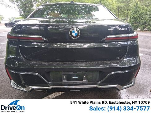 Used 2023 BMW 740i w/ Parking Assistance Package RWD image 4