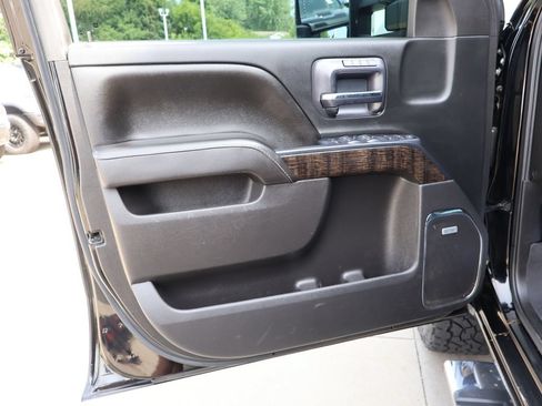 Used 2015 GMC Sierra 2500 Denali w/ Duramax Plus Package AWD/4WD image 11