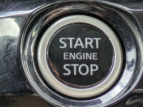 Used 2023 Nissan Pathfinder SL image 30