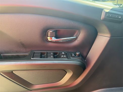 Used 2024 Nissan Titan PRO-4X w/ Pro-4x Convenience Package image 20