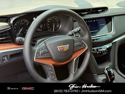 Certified 2025 Cadillac XT5 Premium Luxury image 18