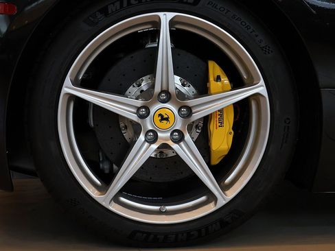 Used 2011 Ferrari 458 Italia Coupe RWD image 48