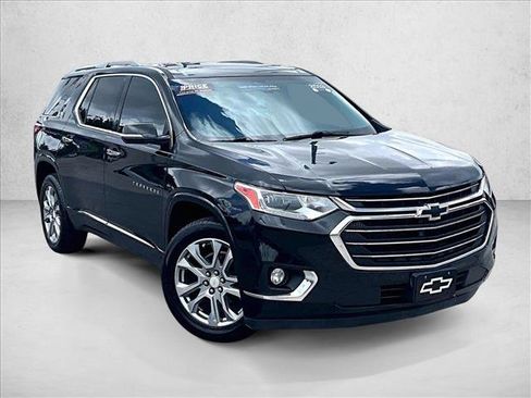 Used 2019 Chevrolet Traverse Premier w/ Driver Confidence II Package FWD image 12