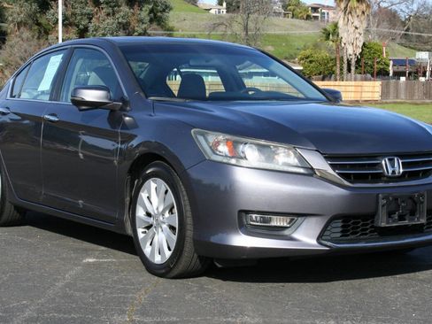Used 2013 Honda Accord EX image 1