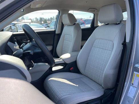Used 2023 Honda HR-V LX image 17