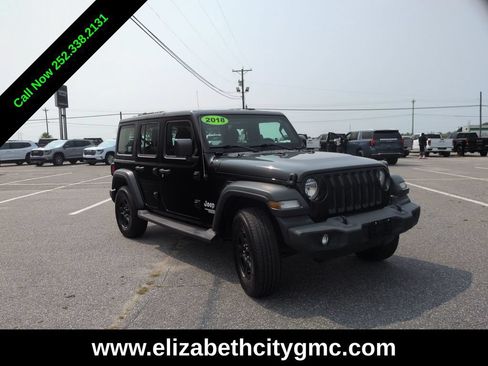 Used 2018 Jeep Wrangler Unlimited Sport AWD/4WD image 3