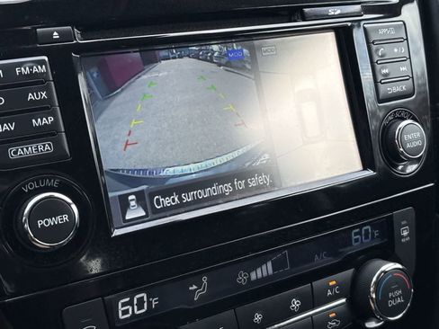 Used 2017 Nissan Rogue SL w/ SL Premium Package image 37