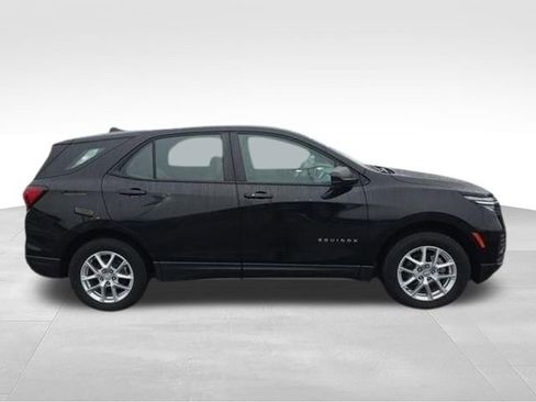 Used 2024 Chevrolet Equinox LS AWD/4WD image 2