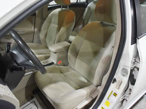 Used 2012 Toyota Corolla LE FWD image 12