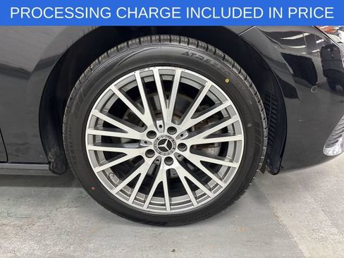 Used 2025 Mercedes-Benz CLA 250 4MATIC image 2