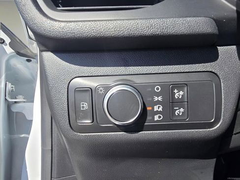 Used 2020 Ford Escape SE Sport image 18