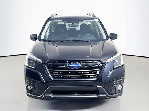 Used 2022 Subaru Forester Premium AWD/4WD image 2