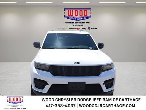 Used 2024 Jeep Grand Cherokee Altitude AWD/4WD image 9