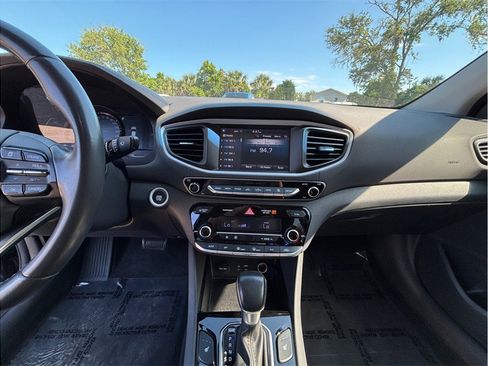 Used 2017 Hyundai Ioniq Limited FWD image 10