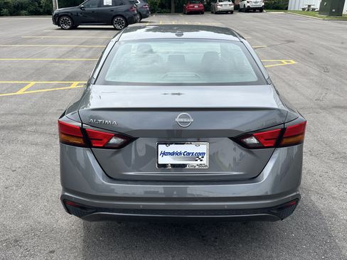 Used 2025 Nissan Altima 2.5 SV FWD image 9