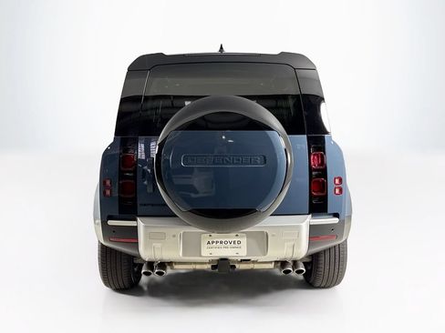 Used 2024 Land Rover Defender 110 SE AWD/4WD image 4