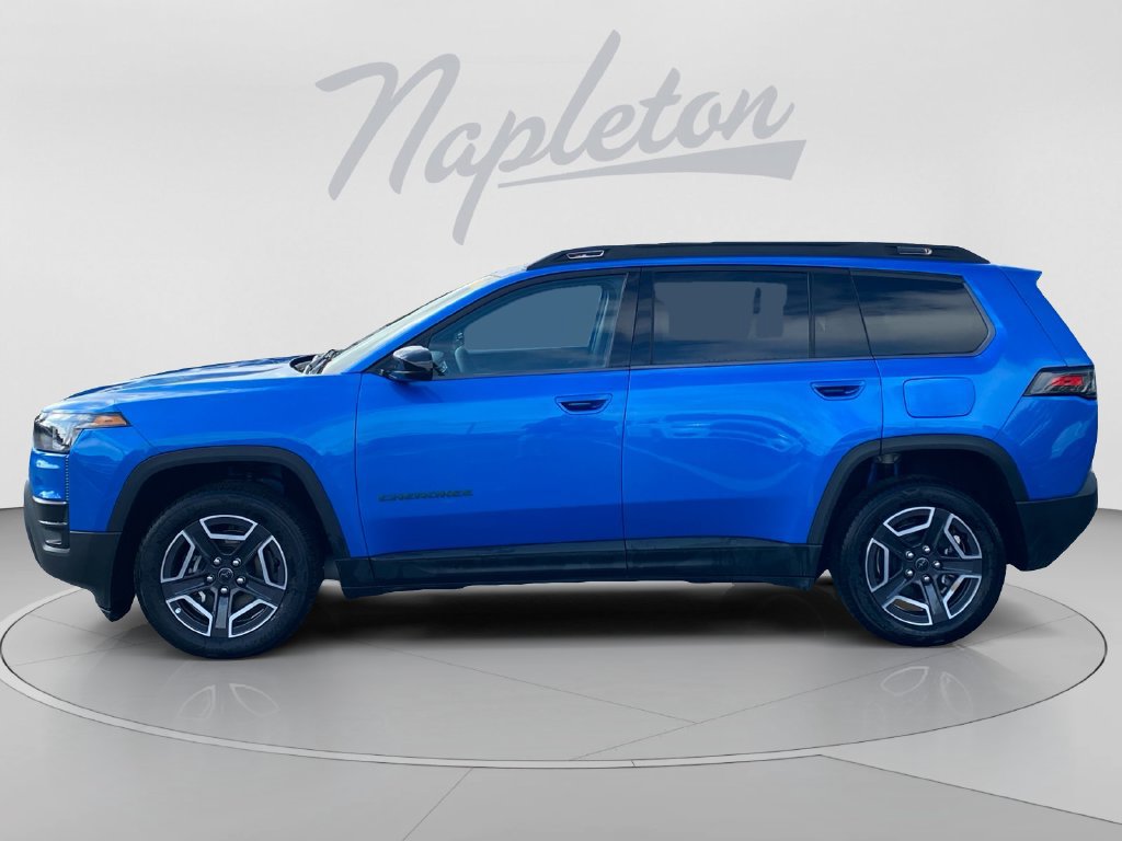 Used 2026 Jeep Cherokee Laredo AWD/4WD image 2